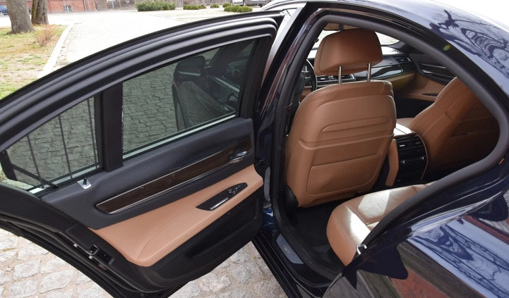 BMW Seria 7 cena 74500 przebieg: 271000, rok produkcji 2014 z Olsztyn małe 562